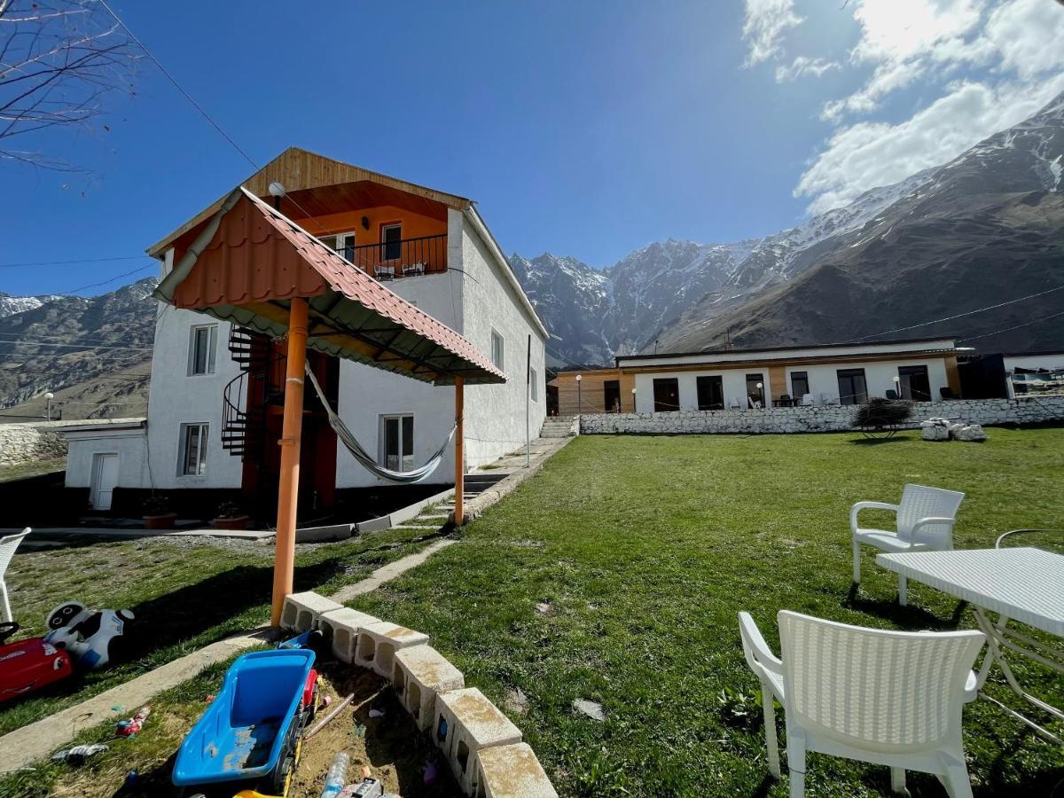 Hotel Noa Kazbegi Stepantsminda Exterior foto