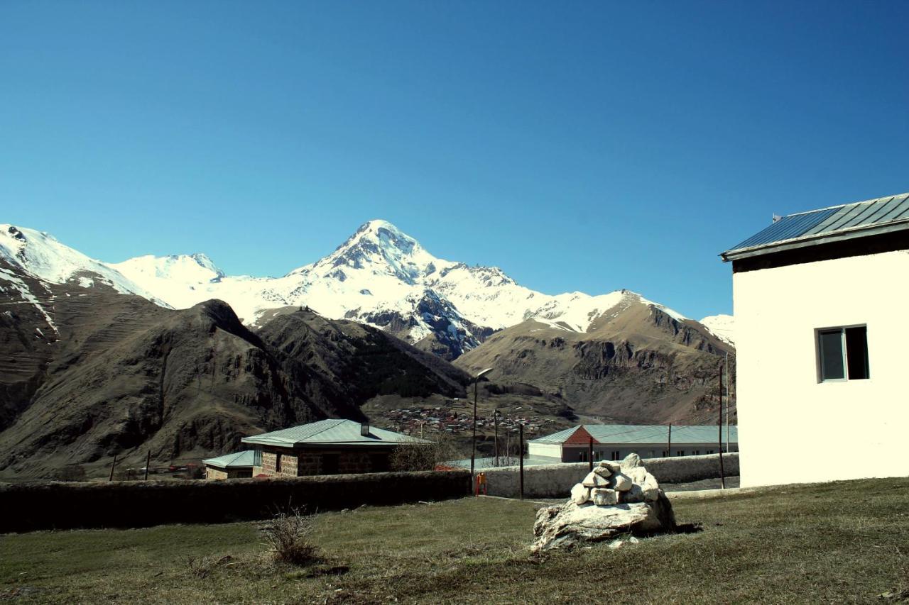 Hotel Noa Kazbegi Stepantsminda Exterior foto