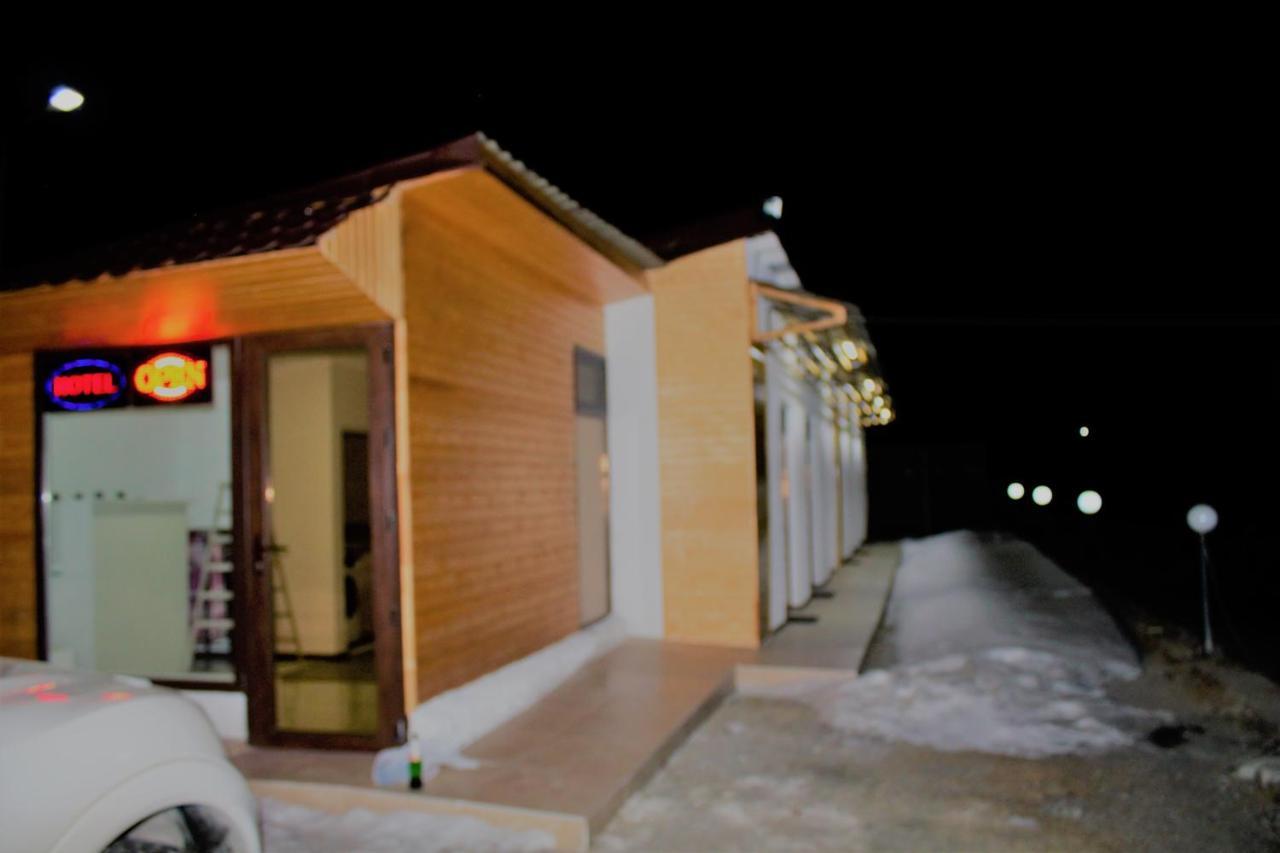 Hotel Noa Kazbegi Stepantsminda Exterior foto