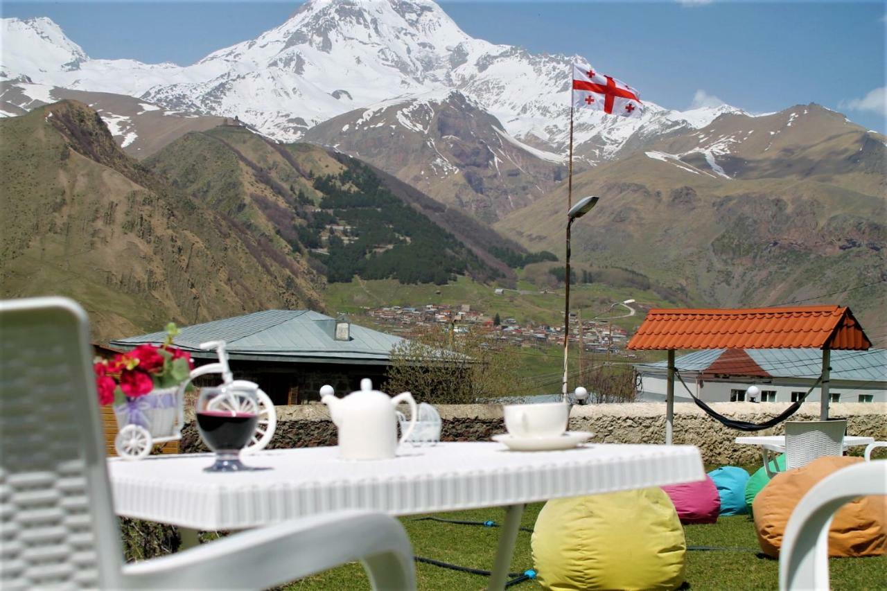 Hotel Noa Kazbegi Stepantsminda Exterior foto
